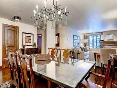 Luxury Three Bedroom Ski Villa in Avon Shuttle to Lift