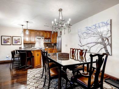 Luxury Three Bedroom Ski Villa in Avon Shuttle to Lift