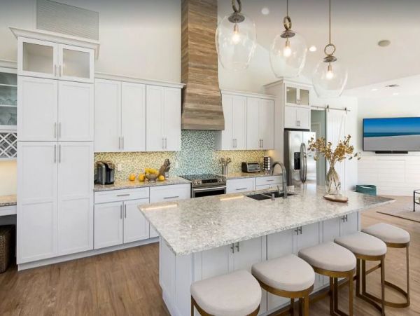 Marco Island Waterfront Vacation Rental – Luxury Pool Home Near Tigertail Beach