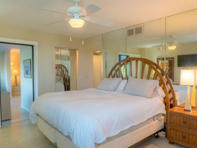 Siesta Key Vacation Condo Sleeps Six Guests