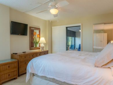Siesta Key Vacation Condo Sleeps Six Guests