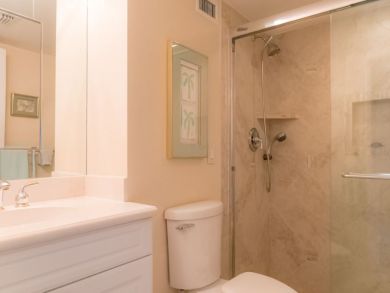 Siesta Key Vacation Condo Sleeps Six Guests