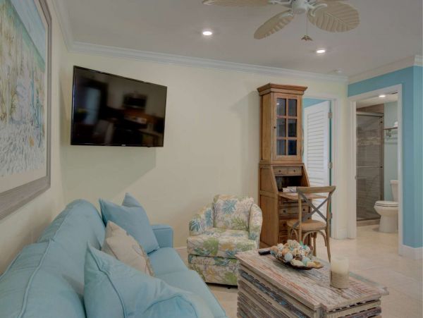 Siesta Key Vacation Condo One Bedroom Walk to Beach Sleeps 4