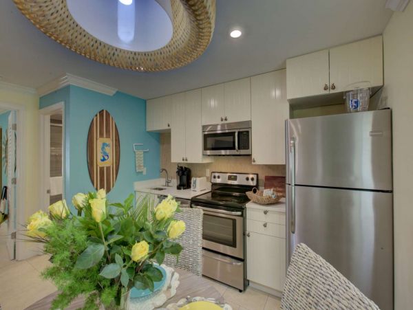 Siesta Key Vacation Condo One Bedroom Walk to Beach Sleeps 4