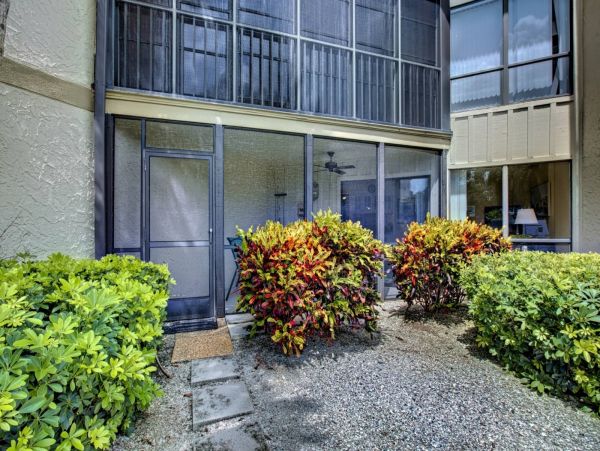 Siesta Key Vacation Condo Walk or Bike to Beach