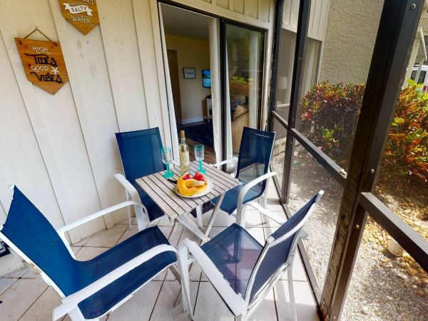 Siesta Key Vacation Condo Walk or Bike to Beach