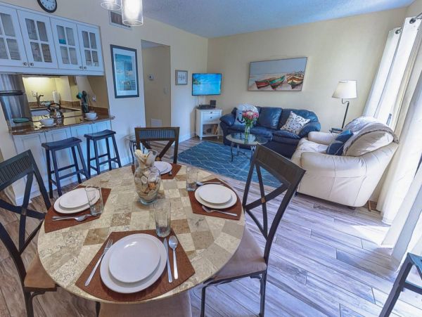 Siesta Key Vacation Condo Walk or Bike to Beach