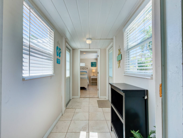 Three Bedroom Home With Pool and Tiki Bar Close to Beach