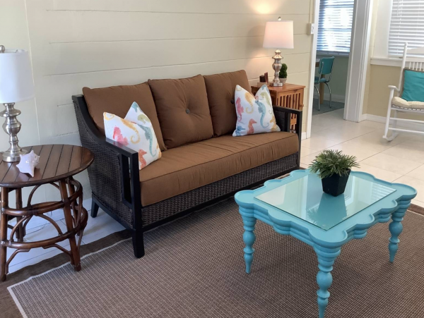 Three Bedroom Home With Pool and Tiki Bar Close to Beach