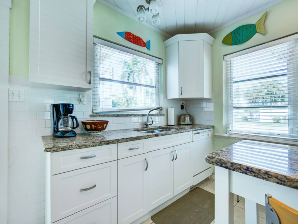 Three Bedroom Home With Pool and Tiki Bar Close to Beach