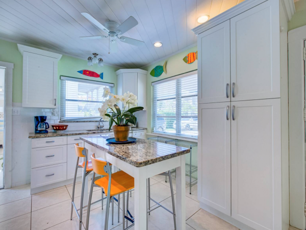 Three Bedroom Home With Pool and Tiki Bar Close to Beach
