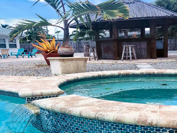 Three Bedroom Home With Pool and Tiki Bar Close to Beach