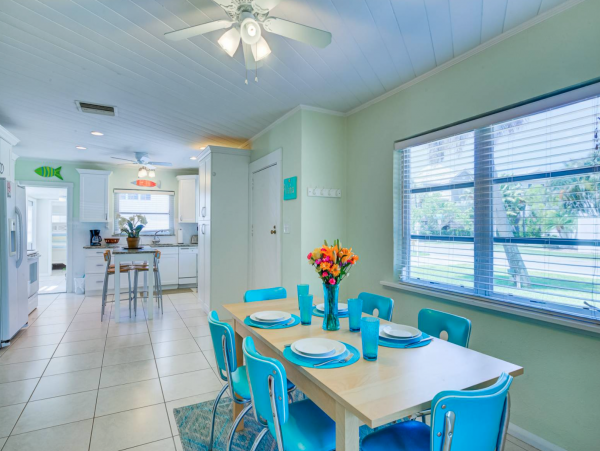 Three Bedroom Home With Pool and Tiki Bar Close to Beach