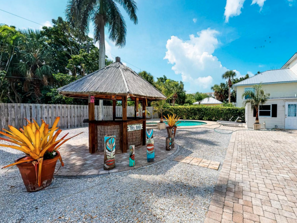 Three Bedroom Home With Pool and Tiki Bar Close to Beach