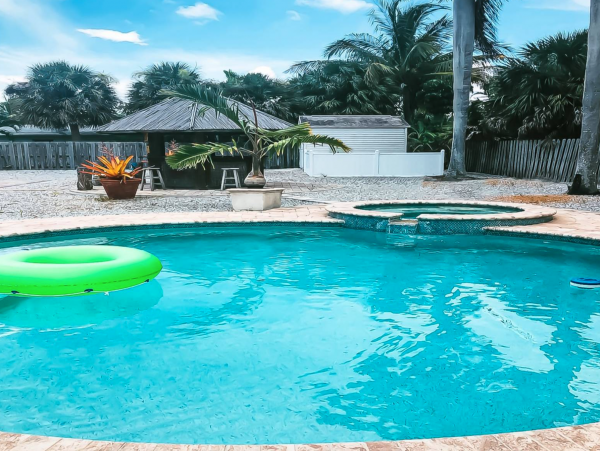 Three Bedroom Home With Pool and Tiki Bar Close to Beach