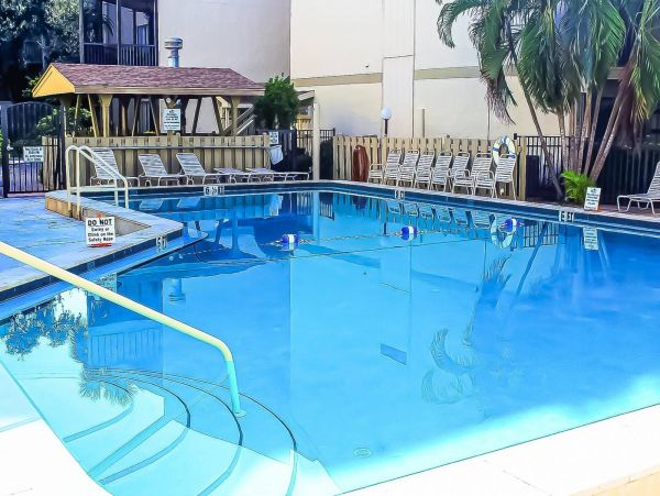 Siesta Key 2 Bedroom Condo Short Walk to Beach