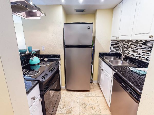 Siesta Key 2 Bedroom Condo Short Walk to Beach