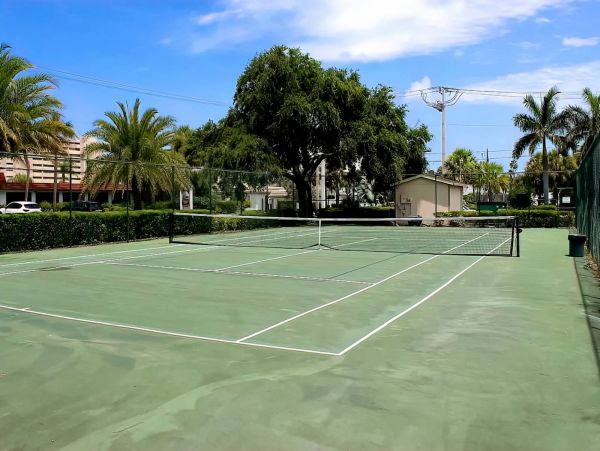 Siesta Key 2 Bedroom Condo Short Walk to Beach