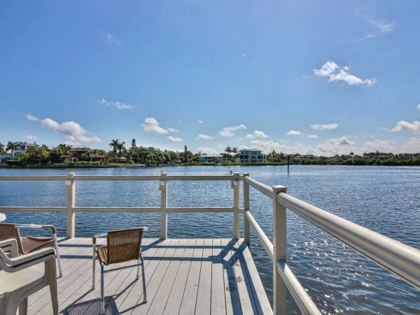 Siesta Key 2 Bedroom Condo Short Walk to Beach