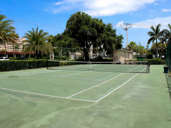 Siesta Key 2 Bedroom Condo Short Walk to Beach