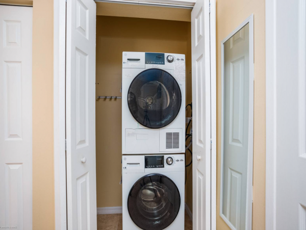 Siesta Key 2 Bedroom Condo Short Walk to Beach