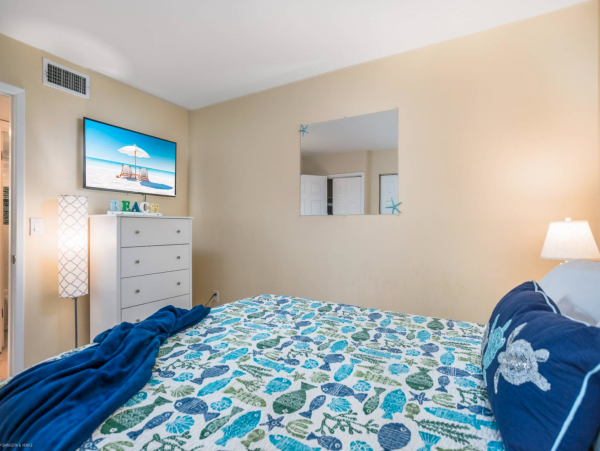 Siesta Key 2 Bedroom Condo Short Walk to Beach
