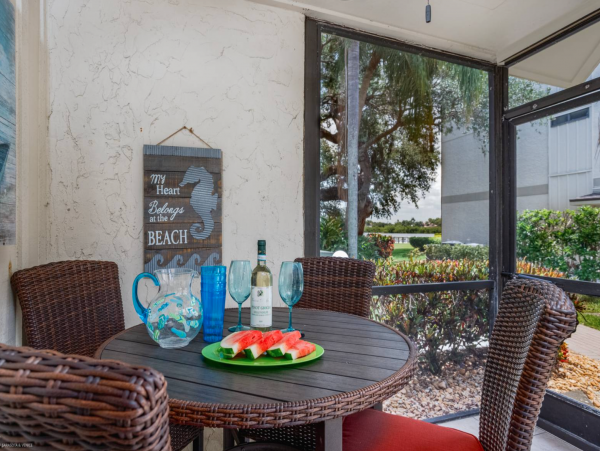 Siesta Key 2 Bedroom Condo Short Walk to Beach