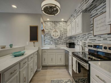 Fresh Remodel Short Walk to Crescent Beach!