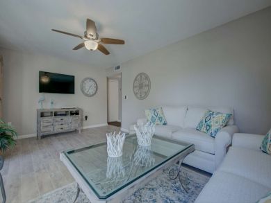 Fresh Remodel Short Walk to Crescent Beach!