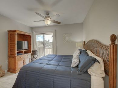Fresh Remodel Short Walk to Crescent Beach!