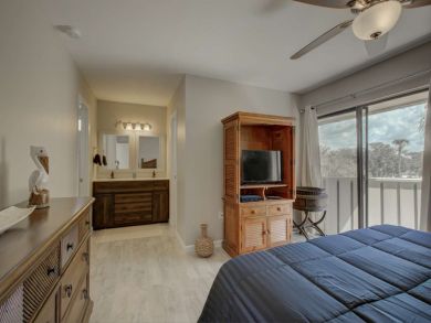 Fresh Remodel Short Walk to Crescent Beach!