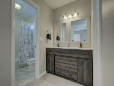 Fresh Remodel Short Walk to Crescent Beach!