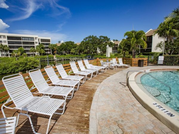 Siesta Key Condo w/ Beachfront access
