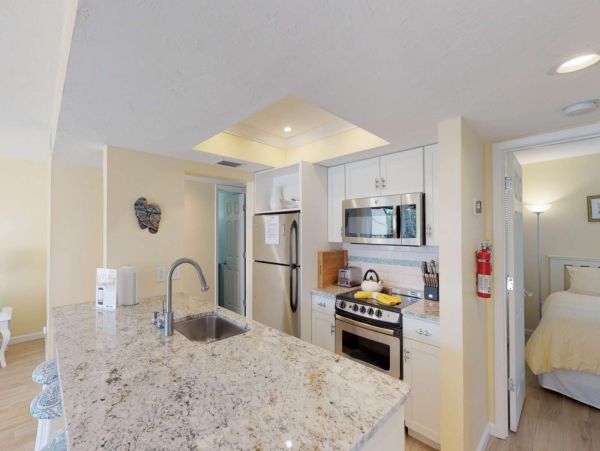 Siesta Key Condo w/ Beachfront access