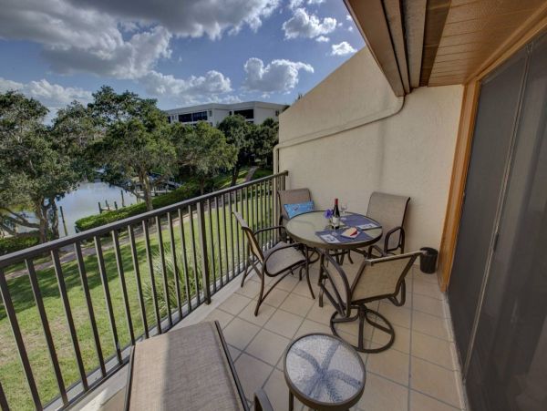 Siesta Key Condo w/ Beachfront access