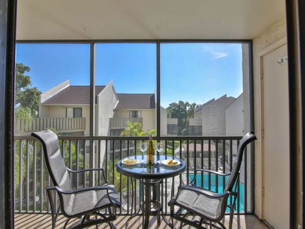 Short Walk to Beach Siesta Key Vacation Condo Pool View