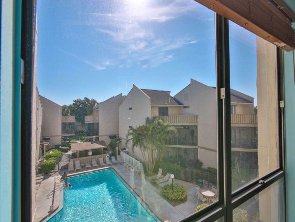 Short Walk to Beach Siesta Key Vacation Condo Pool View