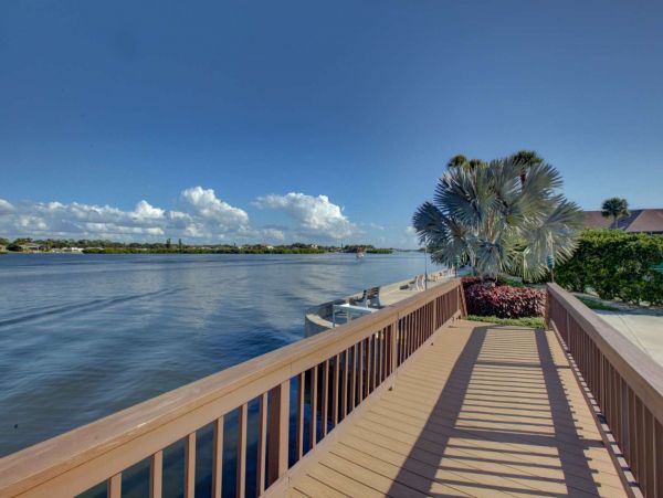 Short Walk to Beach Siesta Key Vacation Condo