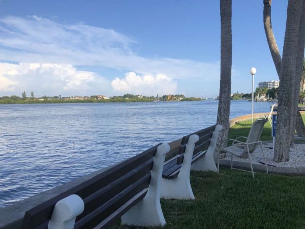 Short Walk to Beach Siesta Key Vacation Condo
