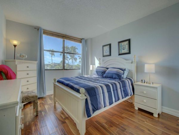 Short Walk to Beach Siesta Key Vacation Condo