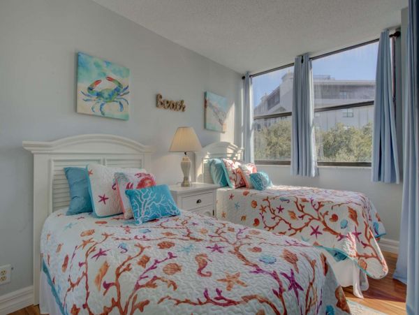 Short Walk to Beach Siesta Key Vacation Condo