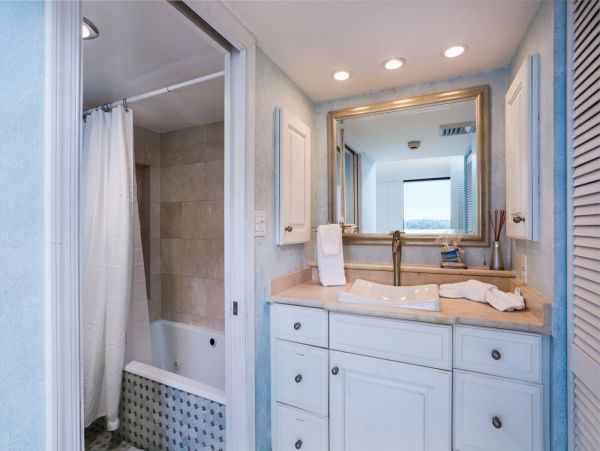 Beautiful Beachfront Condo