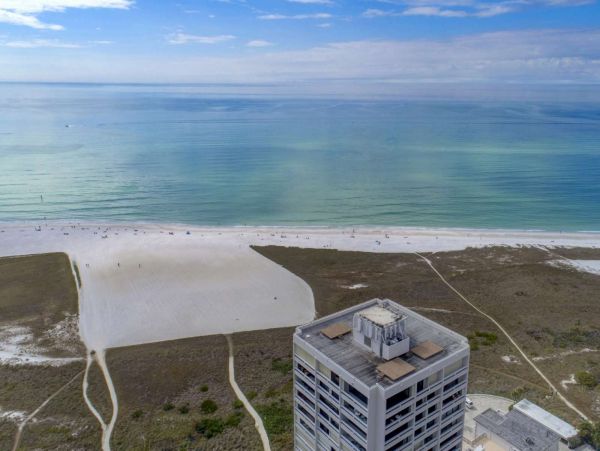 Beautiful Beachfront Condo