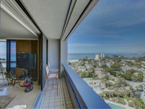 Beautiful Beachfront Condo