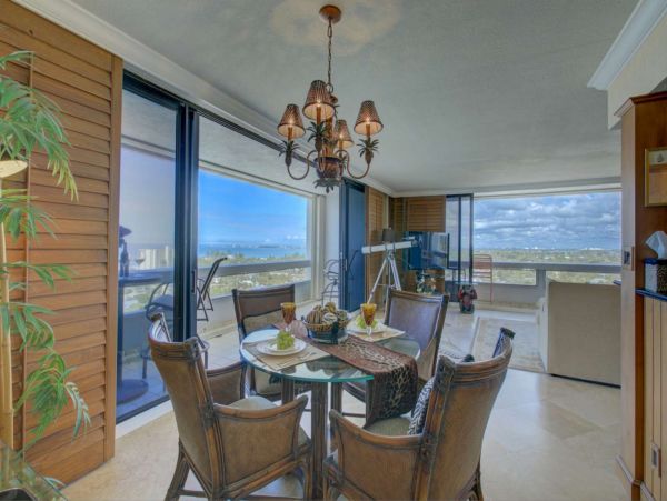 Beautiful Beachfront Condo