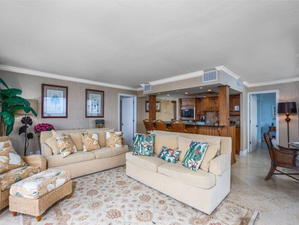 Beautiful Beachfront Condo