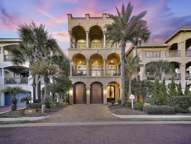 Luxury Destin Vacation Home Short Walk to Beach Sleeps 12