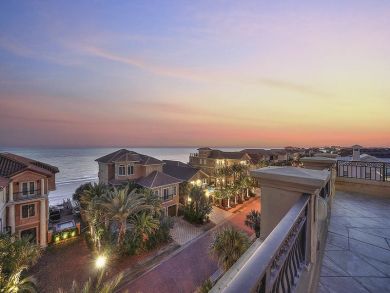 Luxury Destin Vacation Home Short Walk to Beach Sleeps 12