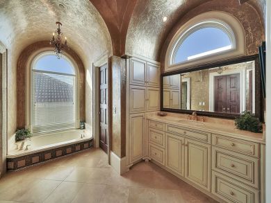 Luxury Destin Vacation Home Short Walk to Beach Sleeps 12