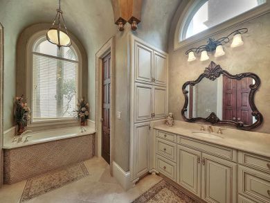 Luxury Destin Vacation Home Short Walk to Beach Sleeps 12